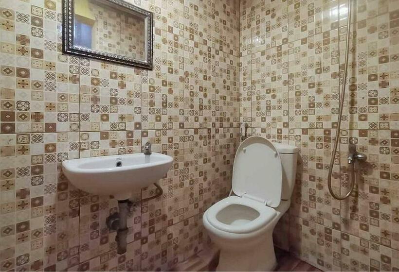 Номер Superior, D H Mansion La Rosa Syariah Sentul Mitra Reddoorz