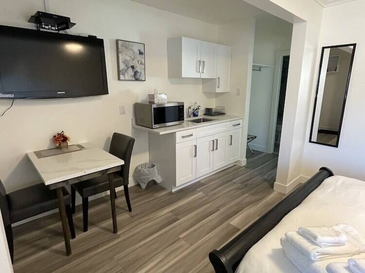 Люкс Повышенной Комфортности, Destination Inn