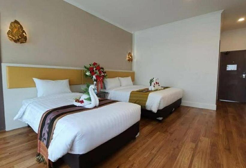 Номер Deluxe, Swan Lake Hotel Sattahip