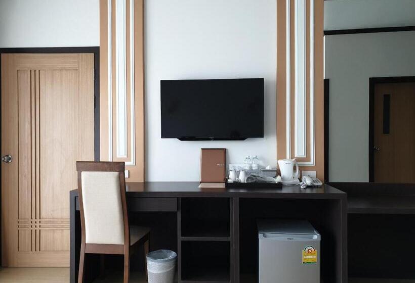 Номер Стандарт Вид на Сад, Swan Lake Hotel Sattahip