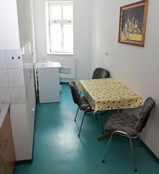 Апартаменты 1 Спальня, Garni Goldene Henne