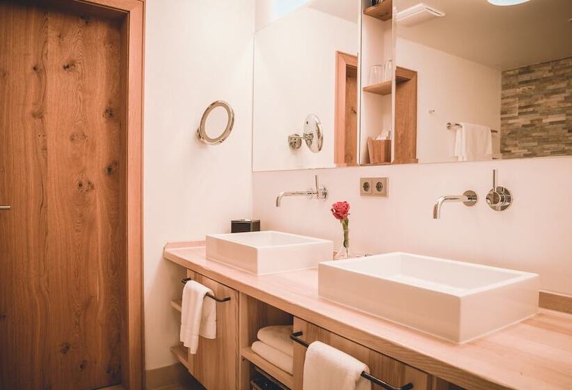 סוויטה קלאסית, Parkhotel Egerner Höfe