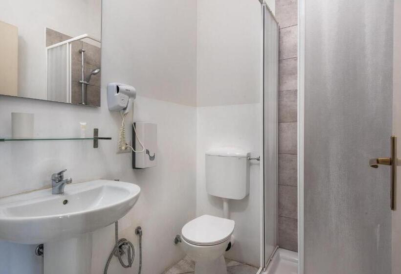 스탠다드 룸 공동 욕실, Travelershome Ciampino Rooms
