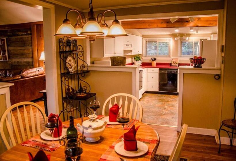 Дом 2 Спальни, Asheville Cabins Of Willow Winds