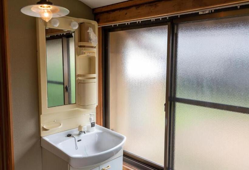 اتاق استاندارد, Hostel 東風ノ家（kochi No Ya）