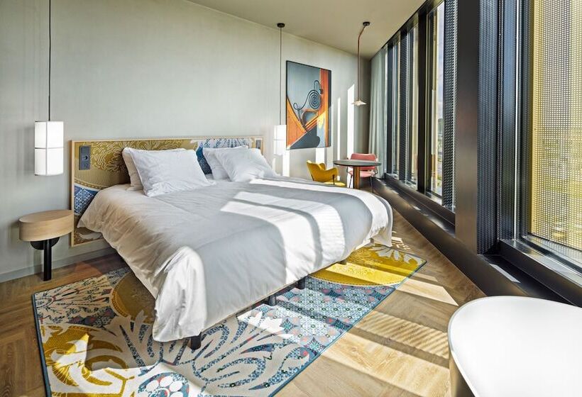 Номер Deluxe, The Florian Amsterdam Airport