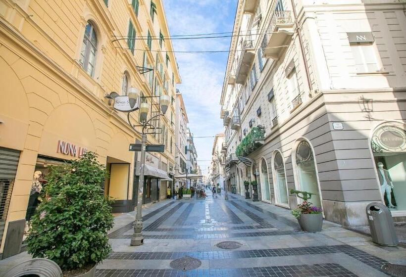 Apartamento 1 Dormitório, Seven Suites Apartments   Myplacesanremo