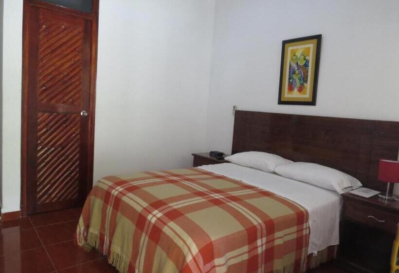 스탠다드 스튜디오, La Choza Bungalows