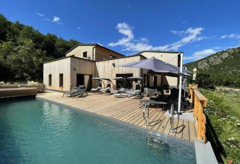 Люкс Повышенной Комфортности, Le Volcan Des Sens, Chambres D Hotes De Luxe Et Spa