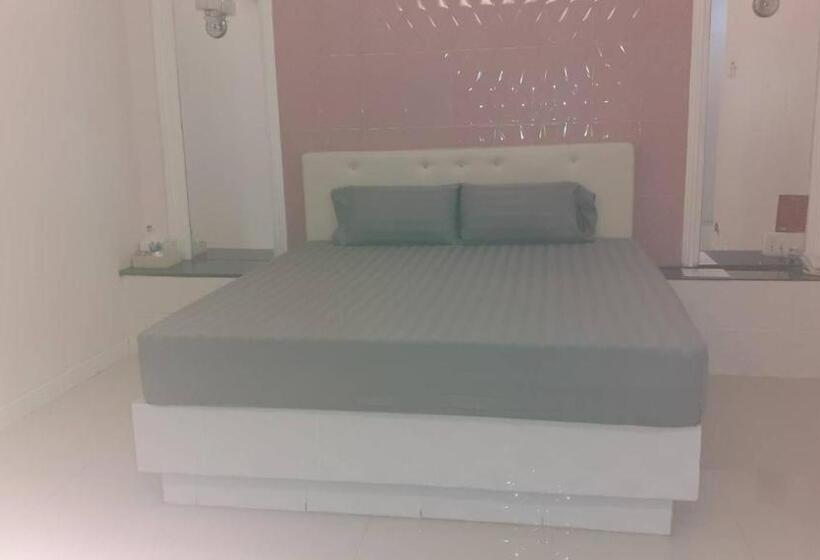Студия Deluxe, Merry Resort Photaram