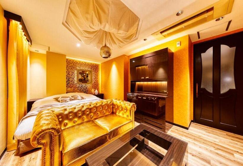 Номер Deluxe, Artia Izumiotsu