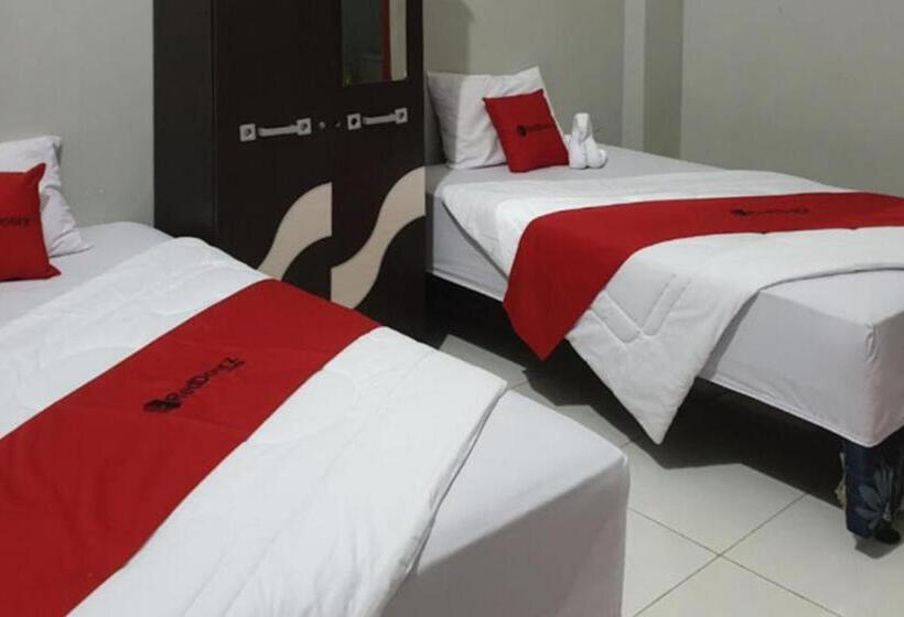Номер Deluxe, Reddoorz @ Hotel Yaki Mamuju