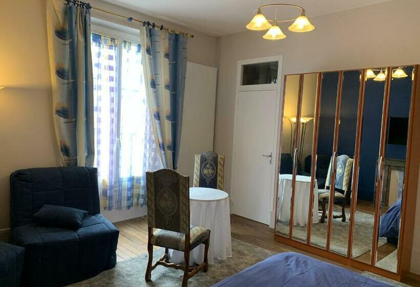 Номер Стандарт Вид на Сад, Gîtes Du Domaine D Auxonnettes L&j Evenements