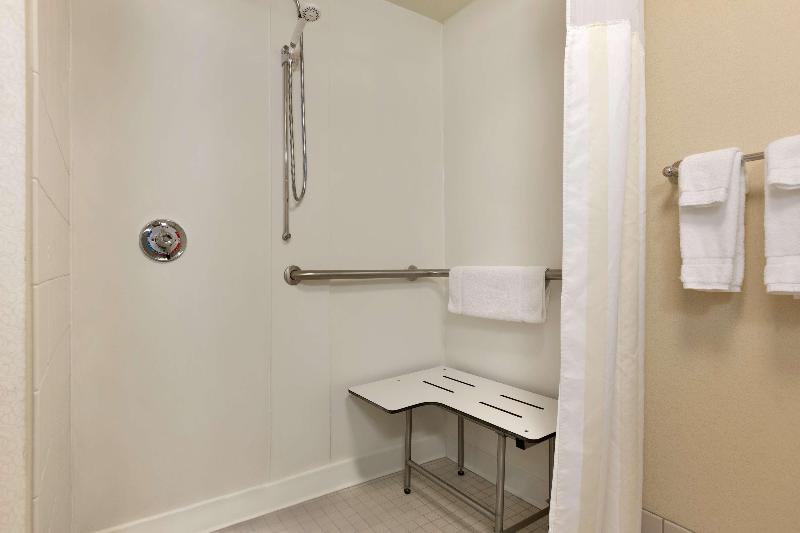 스위트 킹사이즈 침대, Hilton Garden Inn Fredericksburg