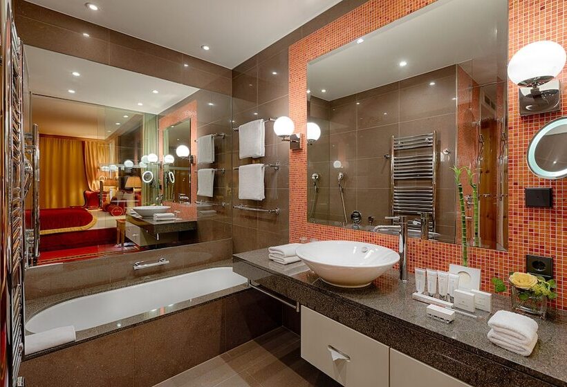 Полулюкс Классика, Kempinski Hotel Das Tirol
