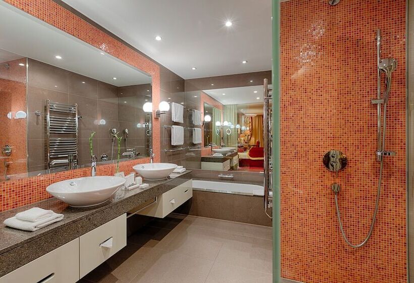 Полулюкс Повышенной Комфортности, Kempinski Hotel Das Tirol