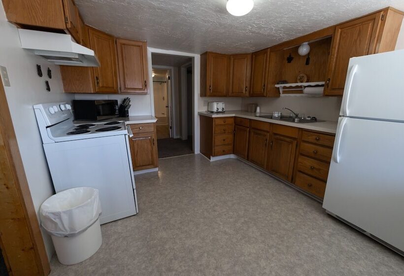 Family Suite, Austin S Chuckwagon Motel