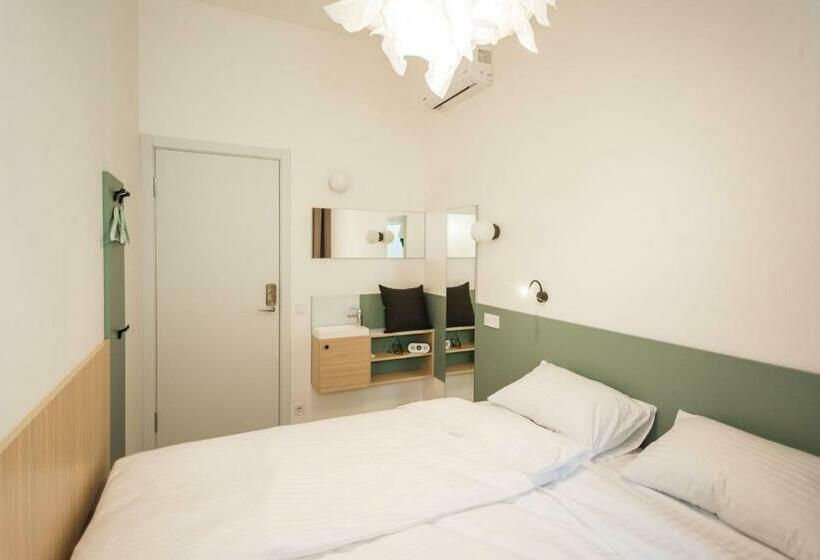 스탠다드 룸, Capsule Hotel & Hostel