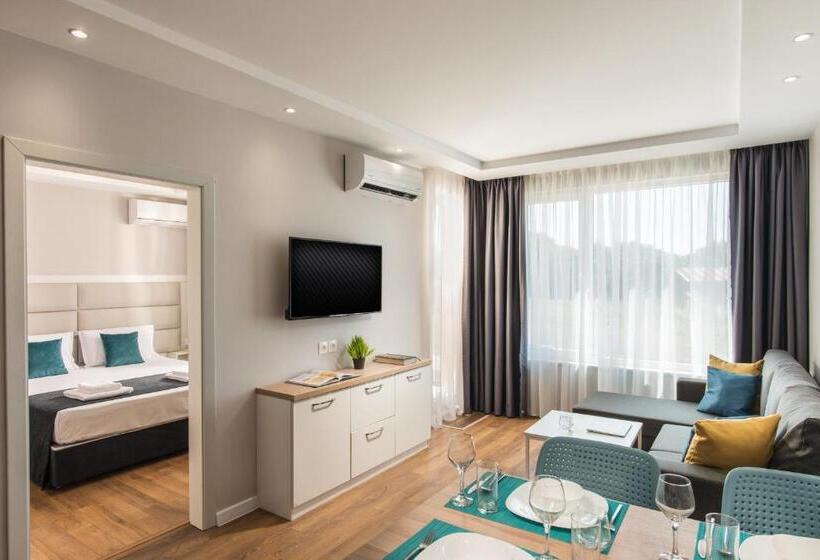 带有一个卧室和海景的高级公寓, Casa Paradiso Beach Residence