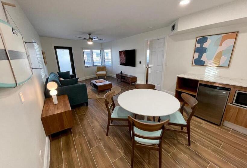 Люкс Кровать Кинг, Melbourne Beach Resort