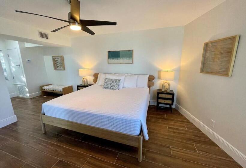 Люкс Кровать Кинг, Melbourne Beach Resort