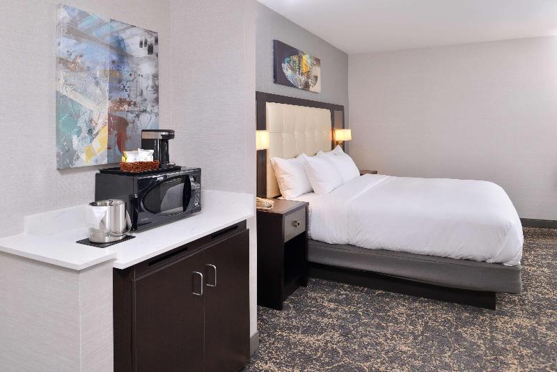 스탠다드 룸 킹사이즈 침대, Hampton Inn Bermuda Run