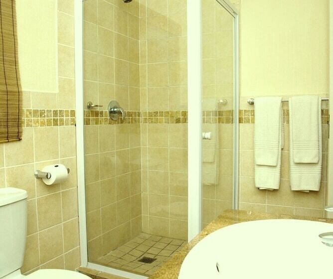 Люкс 3 Спальни, Premier Splendid Inn Port Edward
