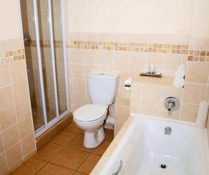 Люкс 3 Спальни, Premier Splendid Inn Port Edward