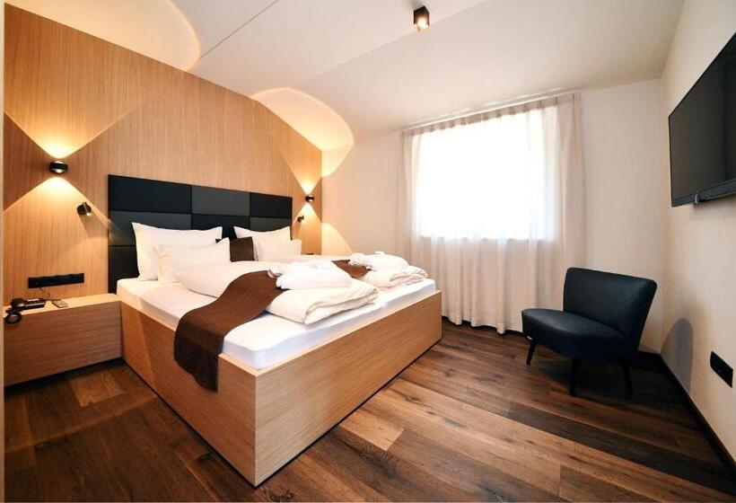 Апартаменты 1 Спальня Вид на Бассейн, Apparthotel Gartenresidence Nalserhof