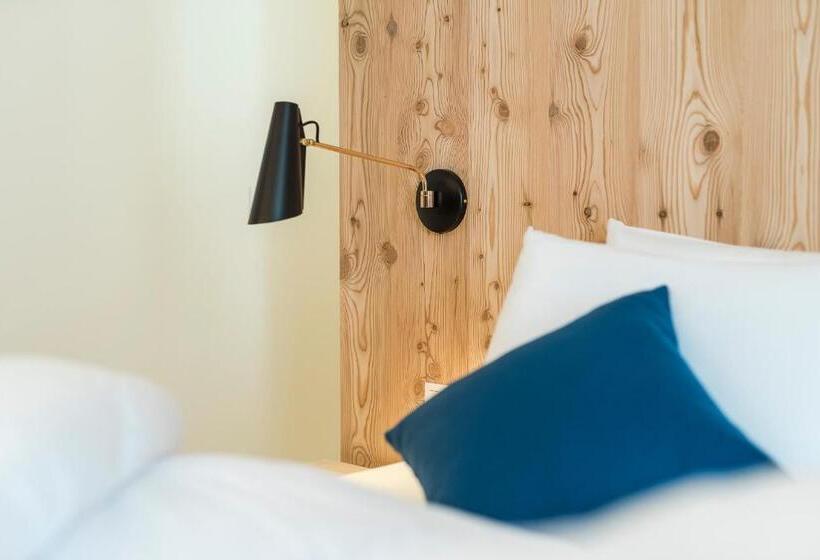 اتاق لوکس, Zum Hirschen Boutique Hotel Val Di Non
