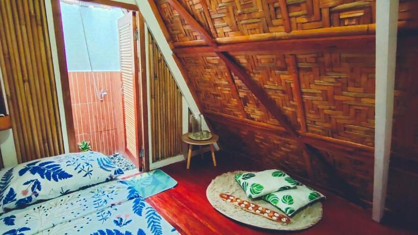 Номер Deluxe с Балконом, Rc Hutspot Tourist Inn