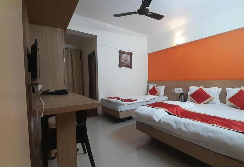 Трехместный Номер Deluxe, S K Palace