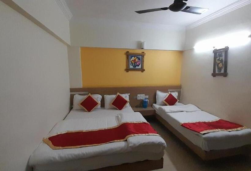 Трехместный Номер Deluxe, S K Palace
