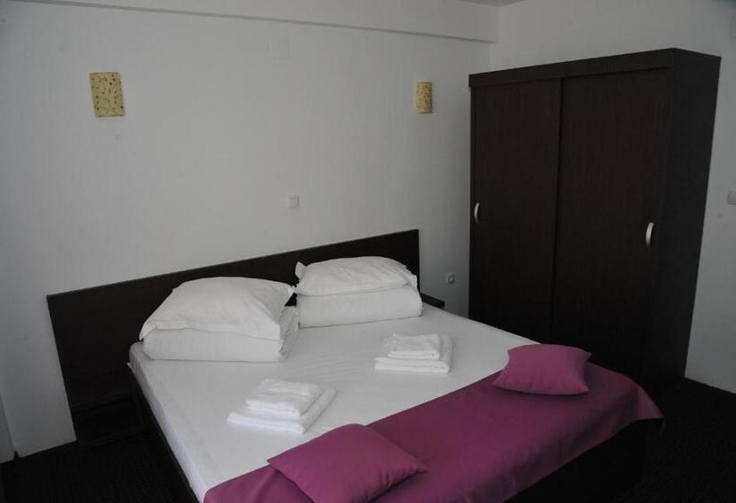 스탠다드 룸, Pensiune Restaurant Piatra Craiului