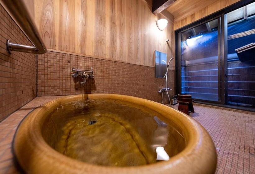 Люкс Вид на Сад, Ryokan Nushiya