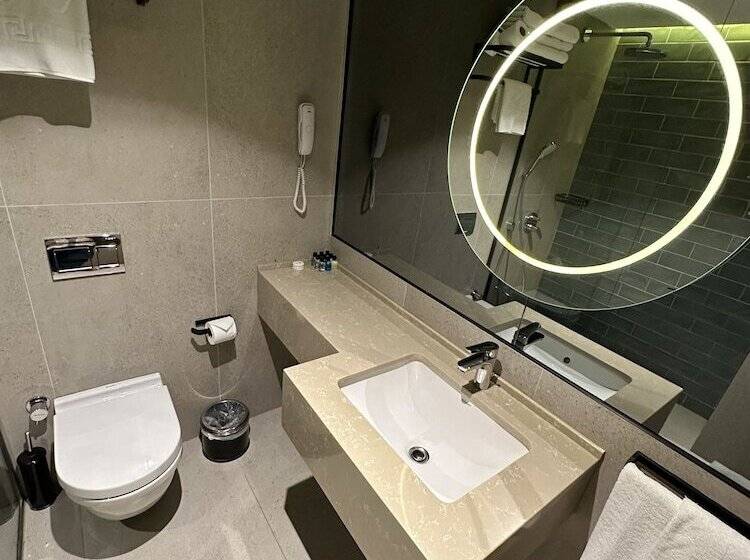 バルコニー付きデラックスルーム, Edition Old City Hotel