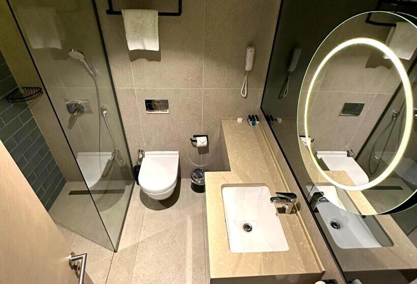 デラックストリプルルーム, Edition Old City Hotel