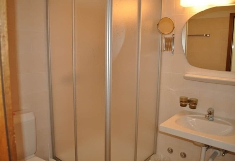 Quarto Estandar, Rovere