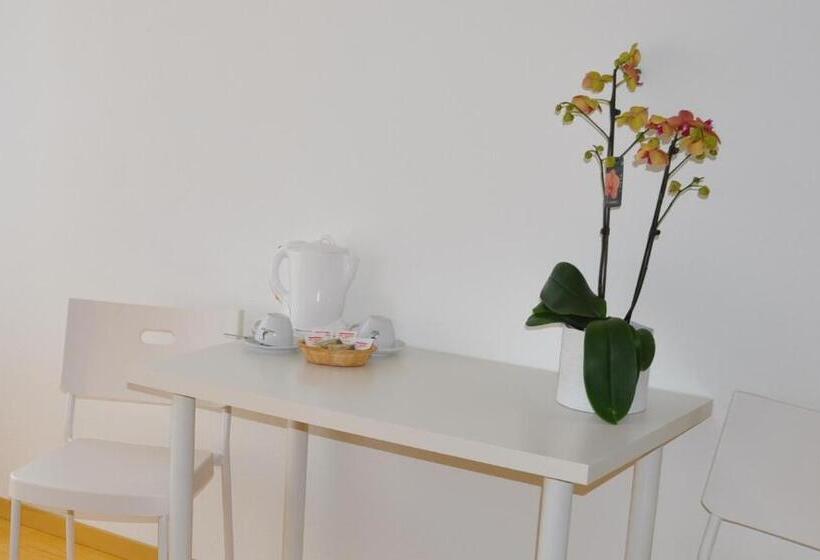 Quarto Estandar, Rovere