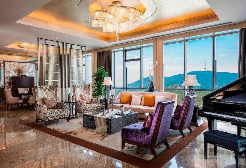 Люкс Клуб, Sheraton Wuxi Binhu