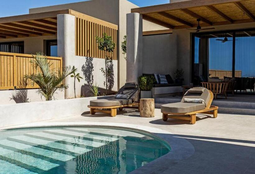 Люкс с Бассейном, Unique Blue! Resort And Villas Adults Only