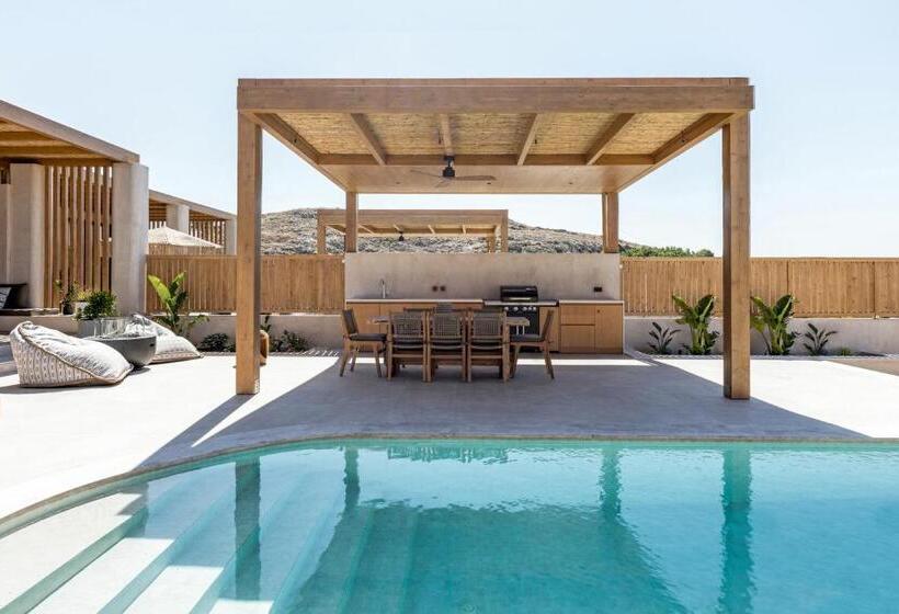 Люкс с Бассейном, Unique Blue! Resort And Villas Adults Only