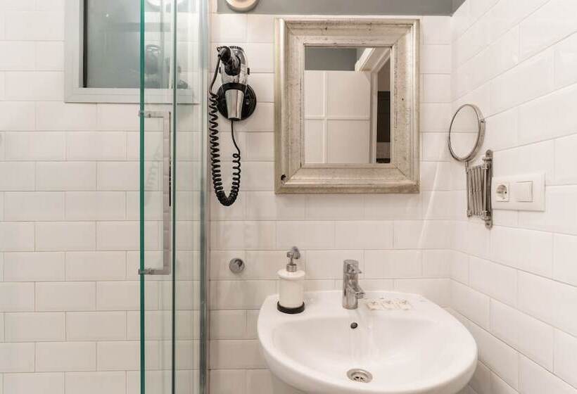 Кровать в Общей Комнате, Casa Gracia Barcelona   Hostel