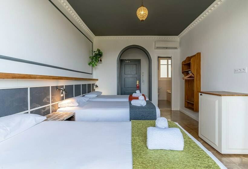 Номер Стандарт Трехместный, Casa Gracia Barcelona   Hostel