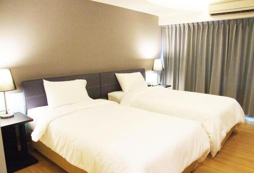 Quarto Triplo Deluxe, Grand Tower Inn Sathorn
