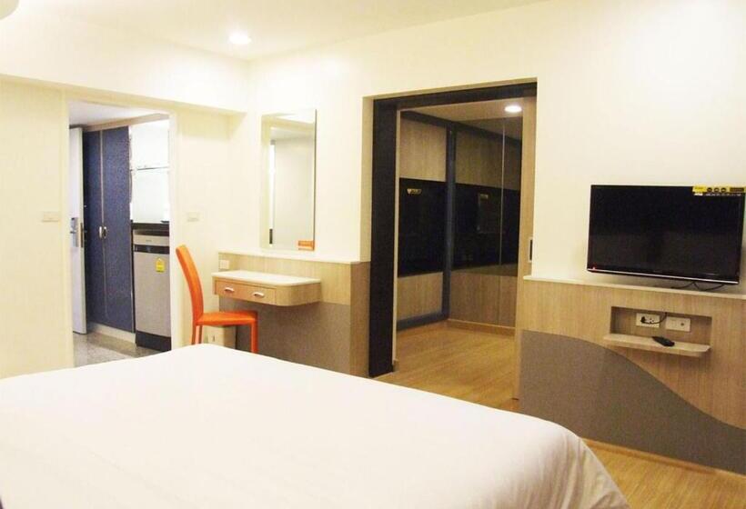 Triplo Executivo, Grand Tower Inn Sathorn