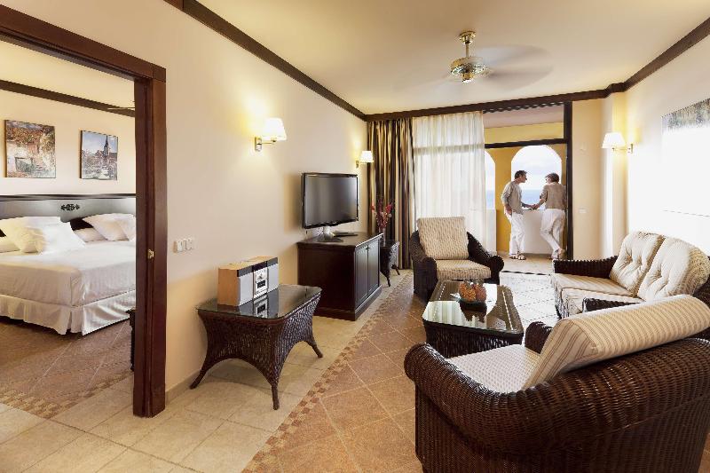 סוויטת דלוקס נוף לים, Occidental Jandia Royal Level - Adults Only
