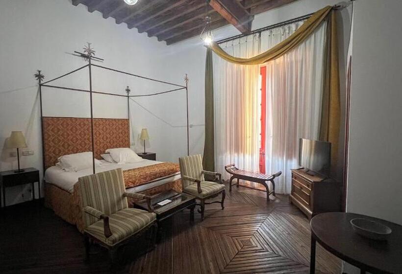 Habitación Superior, Palacio Rejadorada