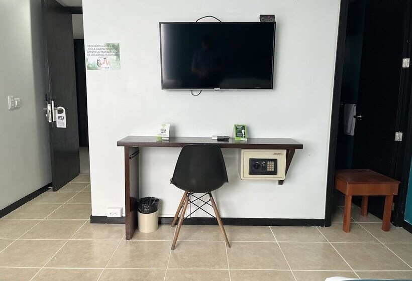 חדר סטנדרט שתי מיטות זוגיות, Greenview Medellin By St Hoteles