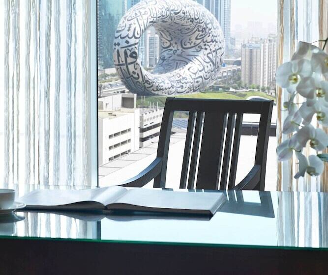 Королевский Люкс, Ritz Carlton Difc Downtown Dubai